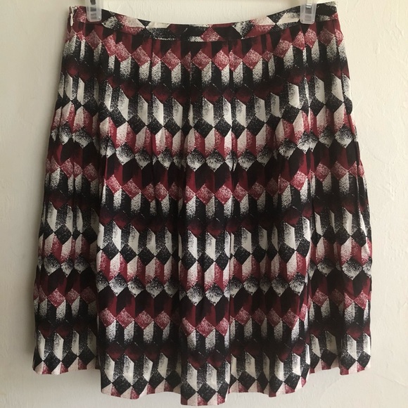 ANN TAYLOR LOFT Womens Lined Skirt Side Zipper Size 10 Pin tucks Around Hips - Picture 6 of 9